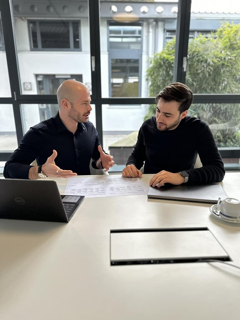 Erfahrene Berater präsentieren CSR-Berichtspflicht 2025 Lösungen für mittelständische Unternehmen.
